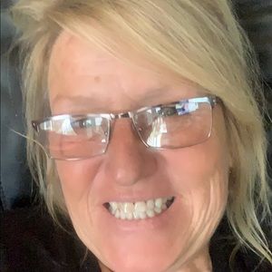 Meet your Posher, Carla